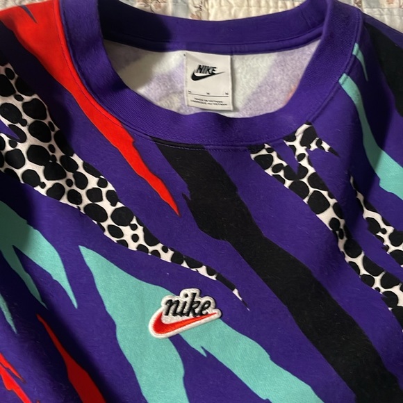 Nike - Picture 3 of 4